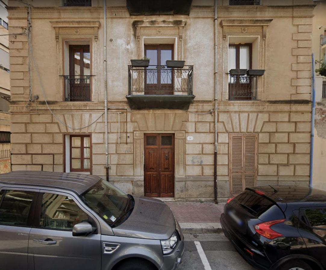 Ni Ni Apartments Чефалу Екстериор снимка