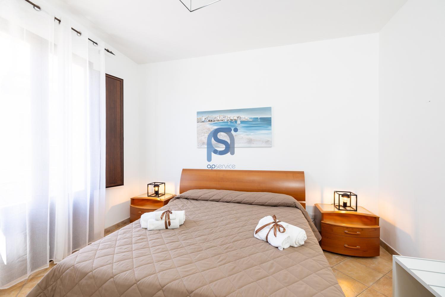 Ni Ni Apartments Чефалу Екстериор снимка
