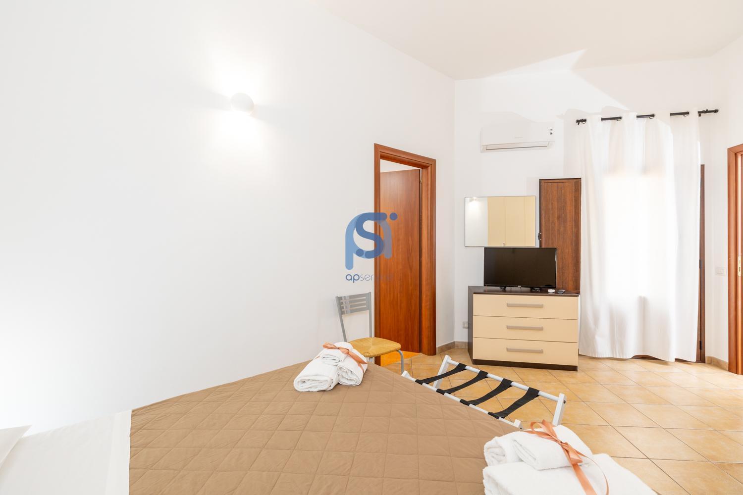 Ni Ni Apartments Чефалу Екстериор снимка