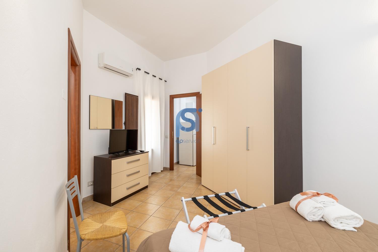 Ni Ni Apartments Чефалу Екстериор снимка