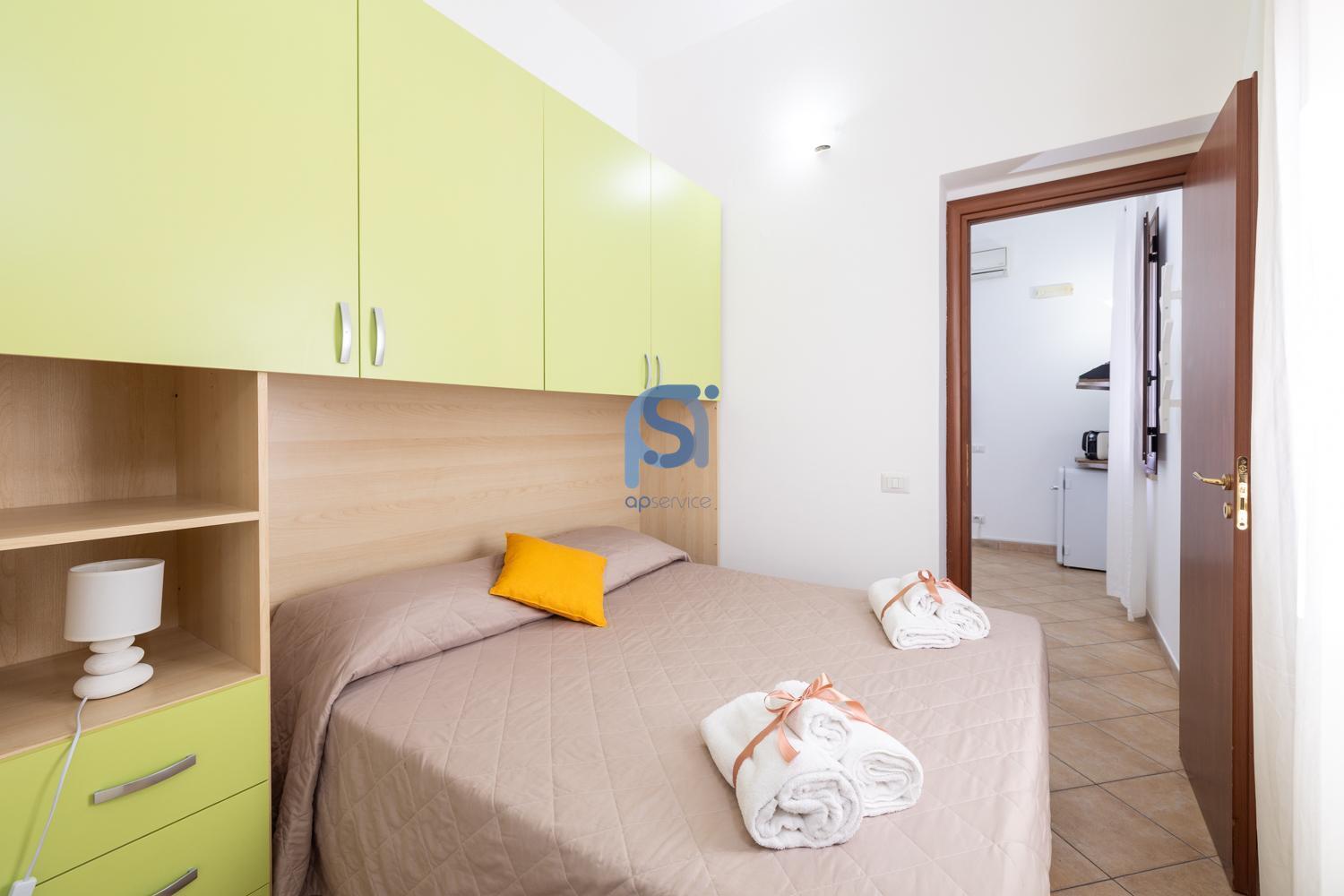 Ni Ni Apartments Чефалу Екстериор снимка
