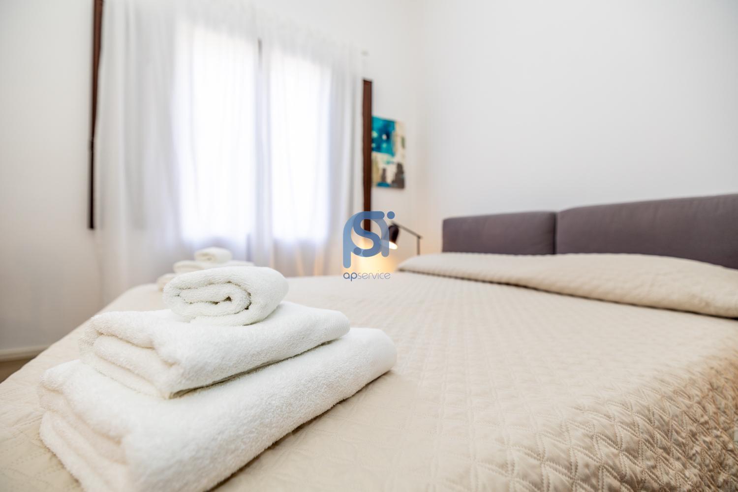 Ni Ni Apartments Чефалу Екстериор снимка